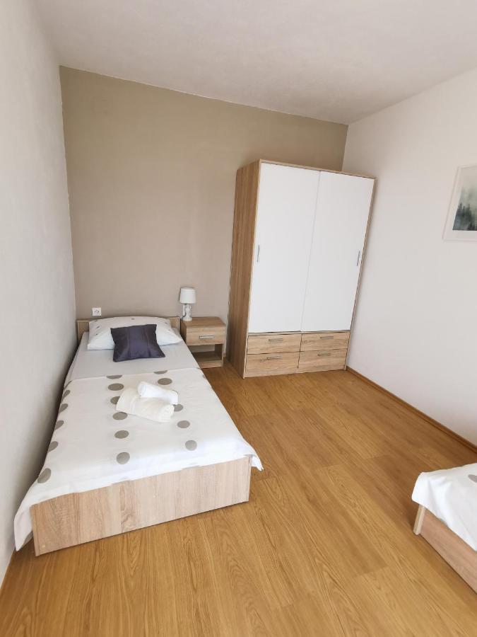 A4 Apartmani Kević Kastela Bagian luar foto