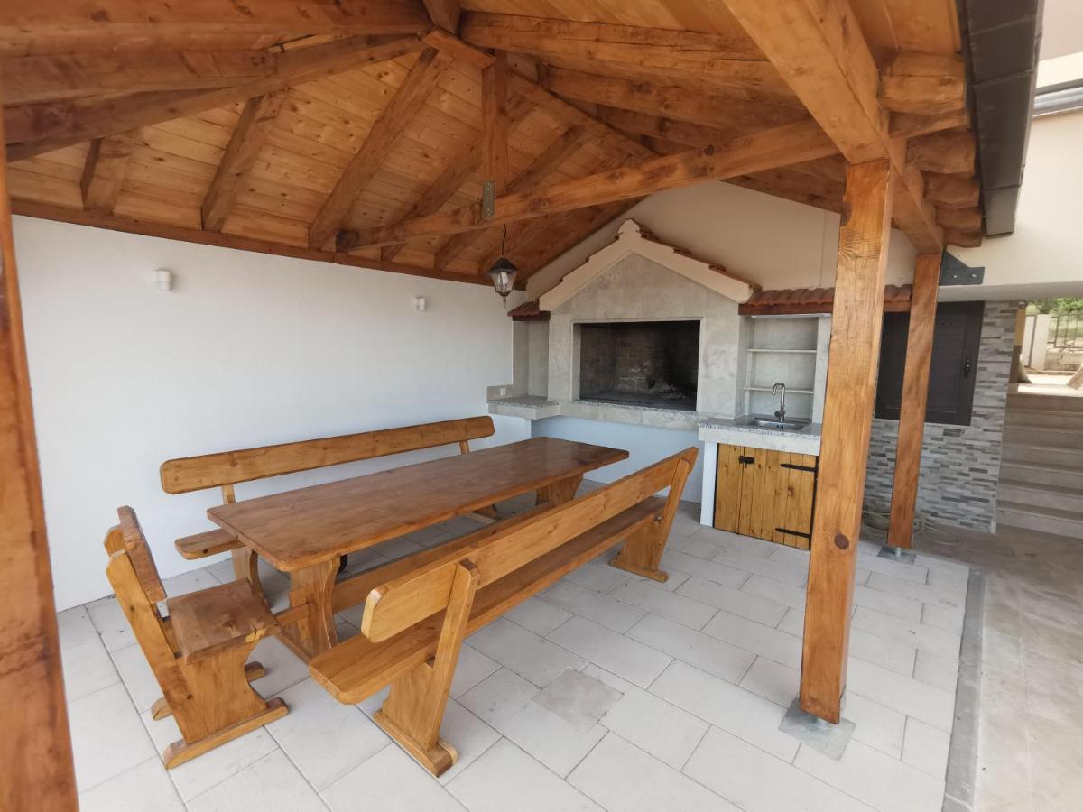 A4 Apartmani Kević Kastela Bagian luar foto